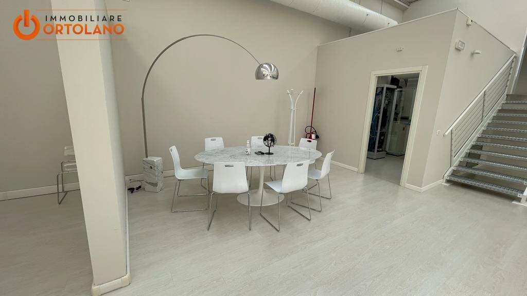 Foto 3 - Locale Commerciale Via dell'Industria
 
3, Ronchi dei Legionari - foto 3