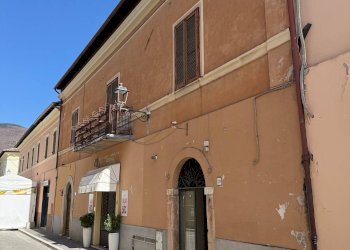 Foto 3 - Negozio Corso Sertorio, Norcia - foto 3