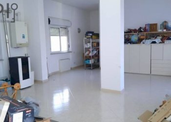 Foto 2 - Commercial Premises via garibaldi, Carcare - photo 2