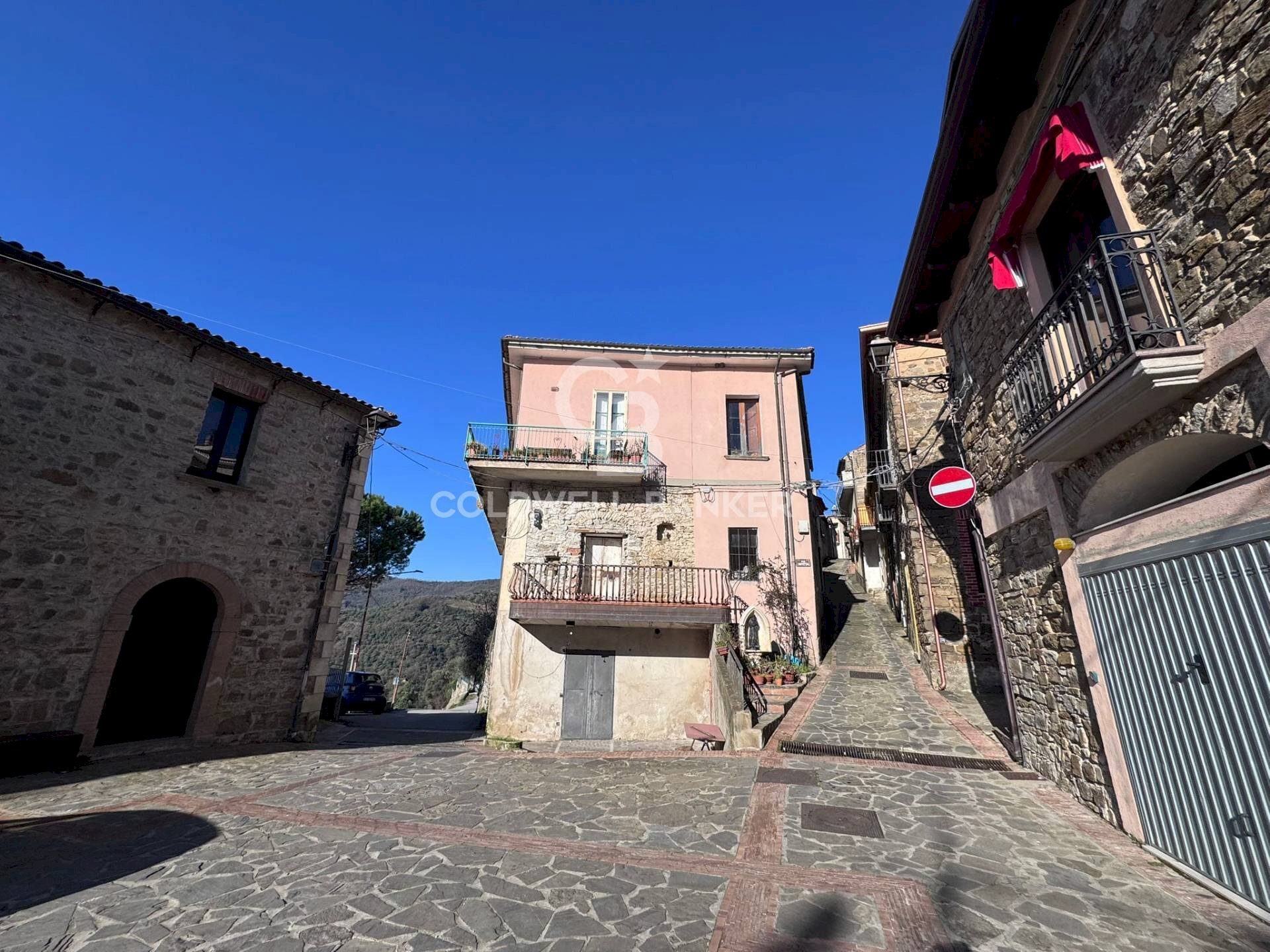 Foto 1 - Casa semi indipendente Via Ripetta
 
5, Lustra - foto 1