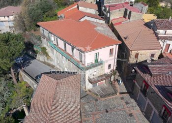 Foto 2 - Semi-detached house Via Ripetta
 
5, Lustra - photo 2