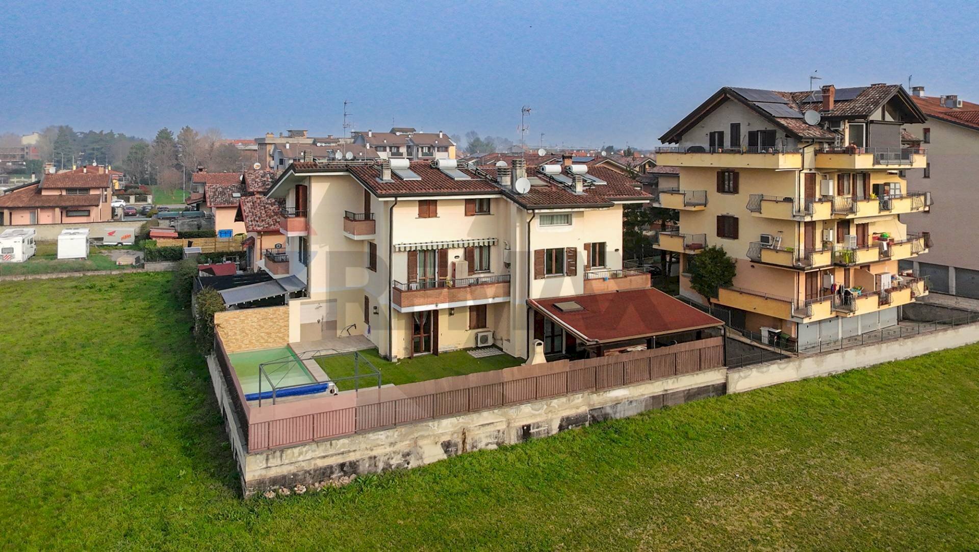 Edificio all\'aperto - Trilocale VIA PRIVATA BORSELLINO
 
22, Pogliano Milanese - foto 2