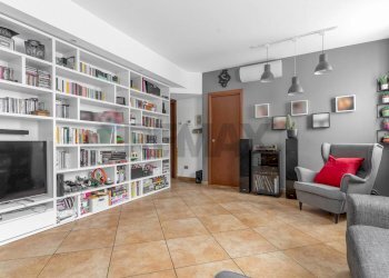 Soggiorno - Trilocale VIA PRIVATA BORSELLINO
 
22, Pogliano Milanese - foto 3