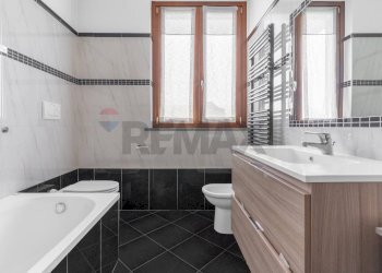 Bagno - Trilocale VIA PRIVATA BORSELLINO
 
22, Pogliano Milanese - foto 9