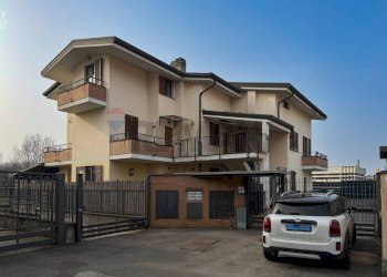 Casa all\'aperto - Three-room apartment VIA PRIVATA BORSELLINO
 
22, Pogliano Milanese - photo 1