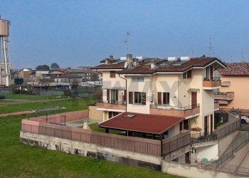 Edificio all\'aperto - Three-room apartment VIA PRIVATA BORSELLINO
 
22, Pogliano Milanese - photo 24