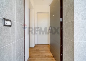 Hall / corridoio - One-room apartment Via Monte Ceneri
 
6, Rho - photo 8
