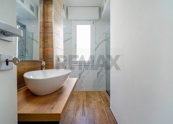 Bagno - One-room apartment Via Monte Ceneri
 
6, Rho - photo 12