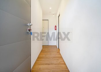 Hall / corridoio - One-room apartment Via Monte Ceneri
 
6, Rho - photo 8
