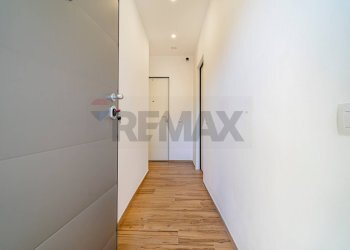 Hall / corridoio - One-room apartment Via Monte Ceneri
 
6, Rho - photo 8