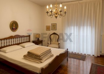 Camera / camera da letto - Villa Via Torino
 
2, Piario - foto 26