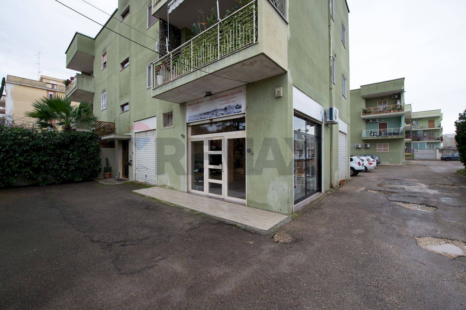 Edificio all\'aperto - Commercial Premises Via Bitritto
 
13, Modugno - photo 1