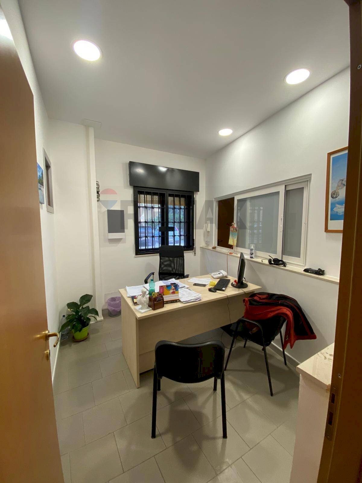 Ufficio - Office Via San Tommaso D'aquino
 
6, Bari - photo 1