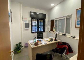 Ufficio - Office Via San Tommaso D'aquino
 
6, Bari - photo 1