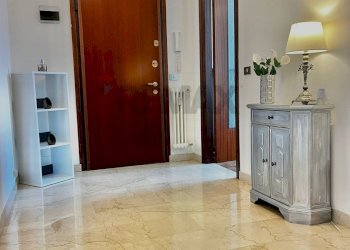 Hall / corridoio - Bilocale Luino - foto 4