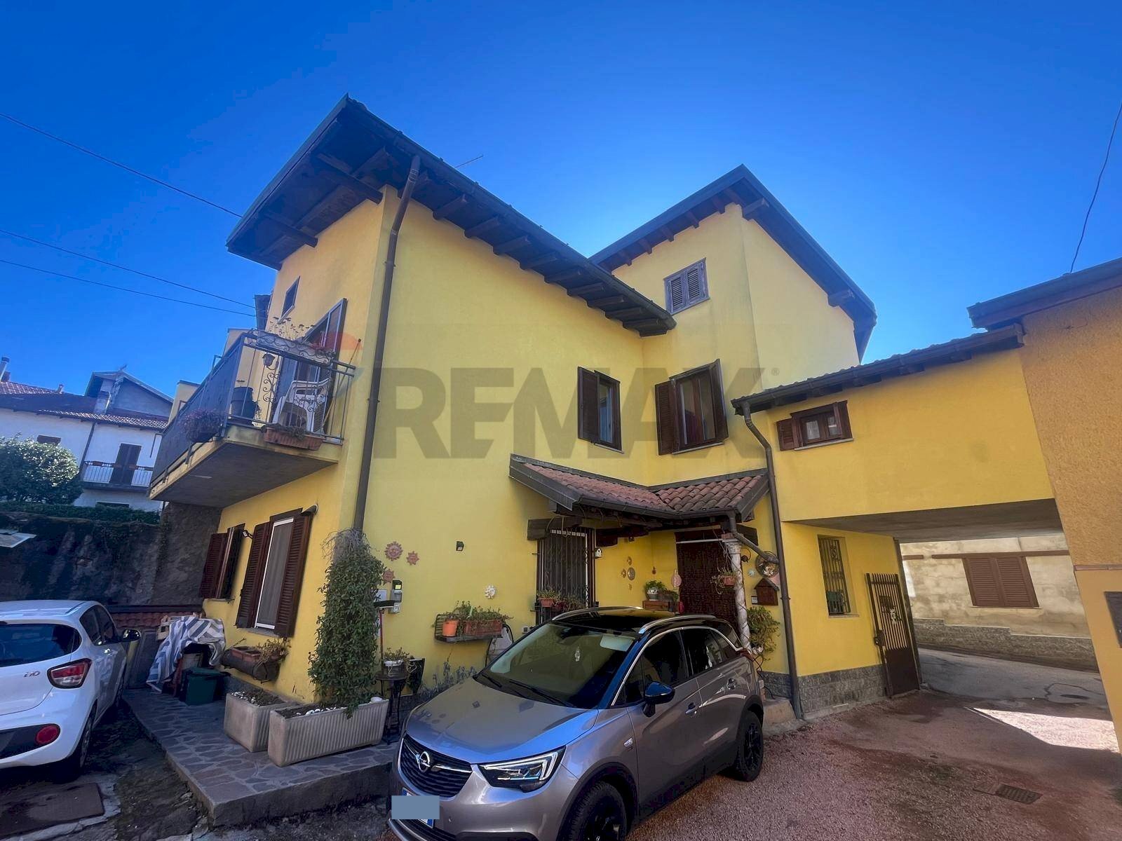Casa all\'aperto - Semi-detached house Via Broglio
 
6, Cocquio-Trevisago - photo 1