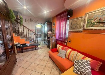 Soggiorno - Casa semi indipendente Via Broglio
 
6, Cocquio-Trevisago - foto 2