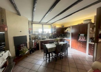 Sala da pranzo - Casa semi indipendente Via Broglio
 
6, Cocquio-Trevisago - foto 4