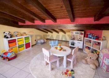 Sala da pranzo - Casa semi indipendente Via Broglio
 
6, Cocquio-Trevisago - foto 30