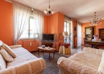 Soggiorno - Quadrilocale VIA RODARI
 
35, Varese - foto 4