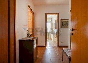 Hall / corridoio - Quadrilocale VIA RODARI
 
35, Varese - foto 11