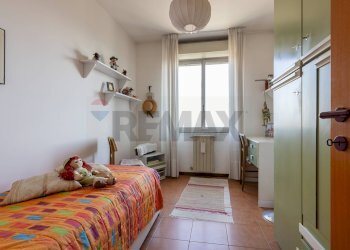 Camera / camera da letto - Quadrilocale VIA RODARI
 
35, Varese - foto 14