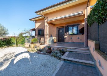 Casa all\'aperto - Villa a Schiera Via Provinciale 28a
 
64, Nerola - foto 3