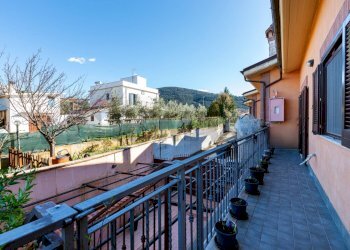 Balcone - Villa a Schiera Via Provinciale 28a
 
64, Nerola - foto 33