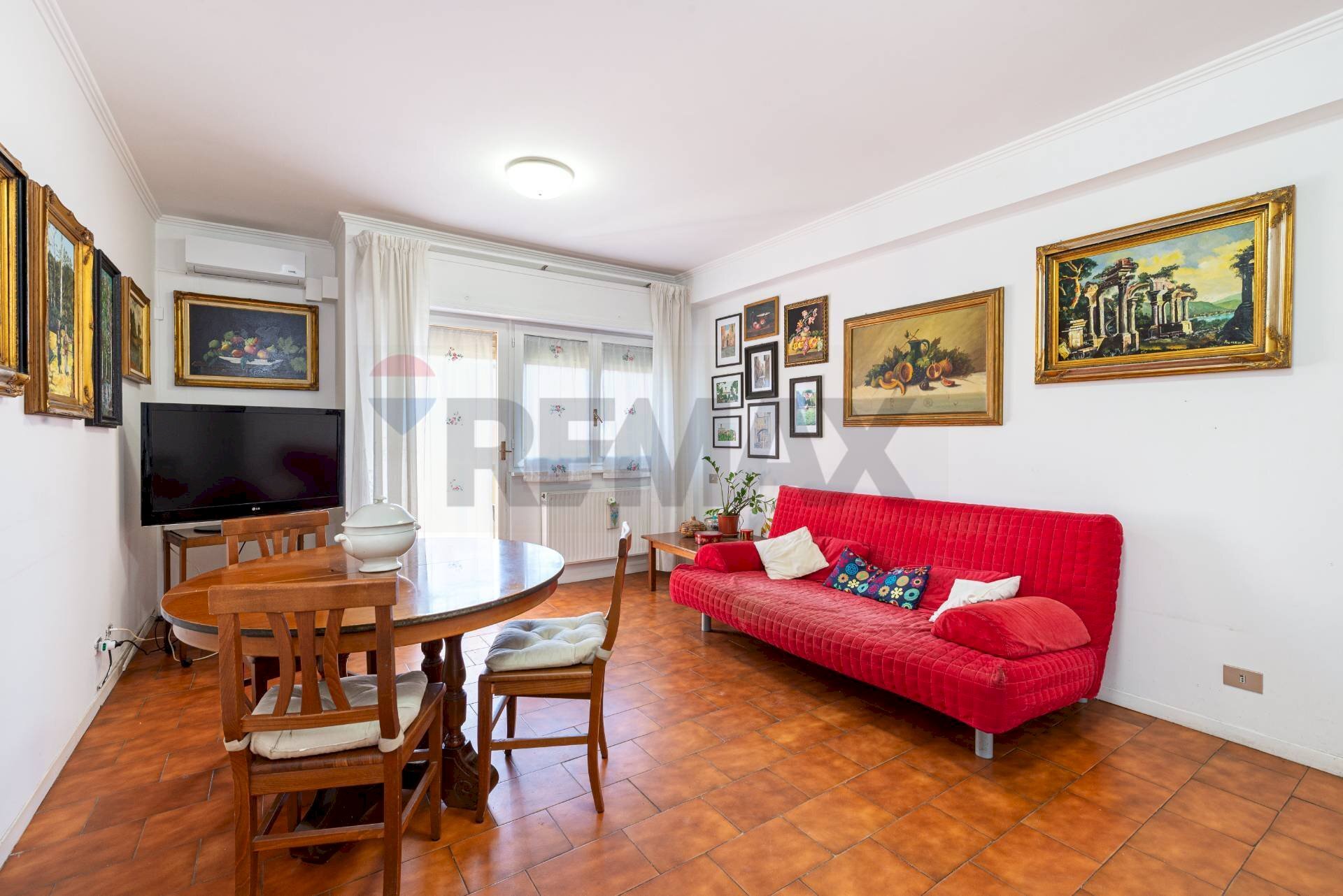 Sala da pranzo - Quadrilocale VIA PIETRO NENNI
 
37, Monterotondo - foto 2