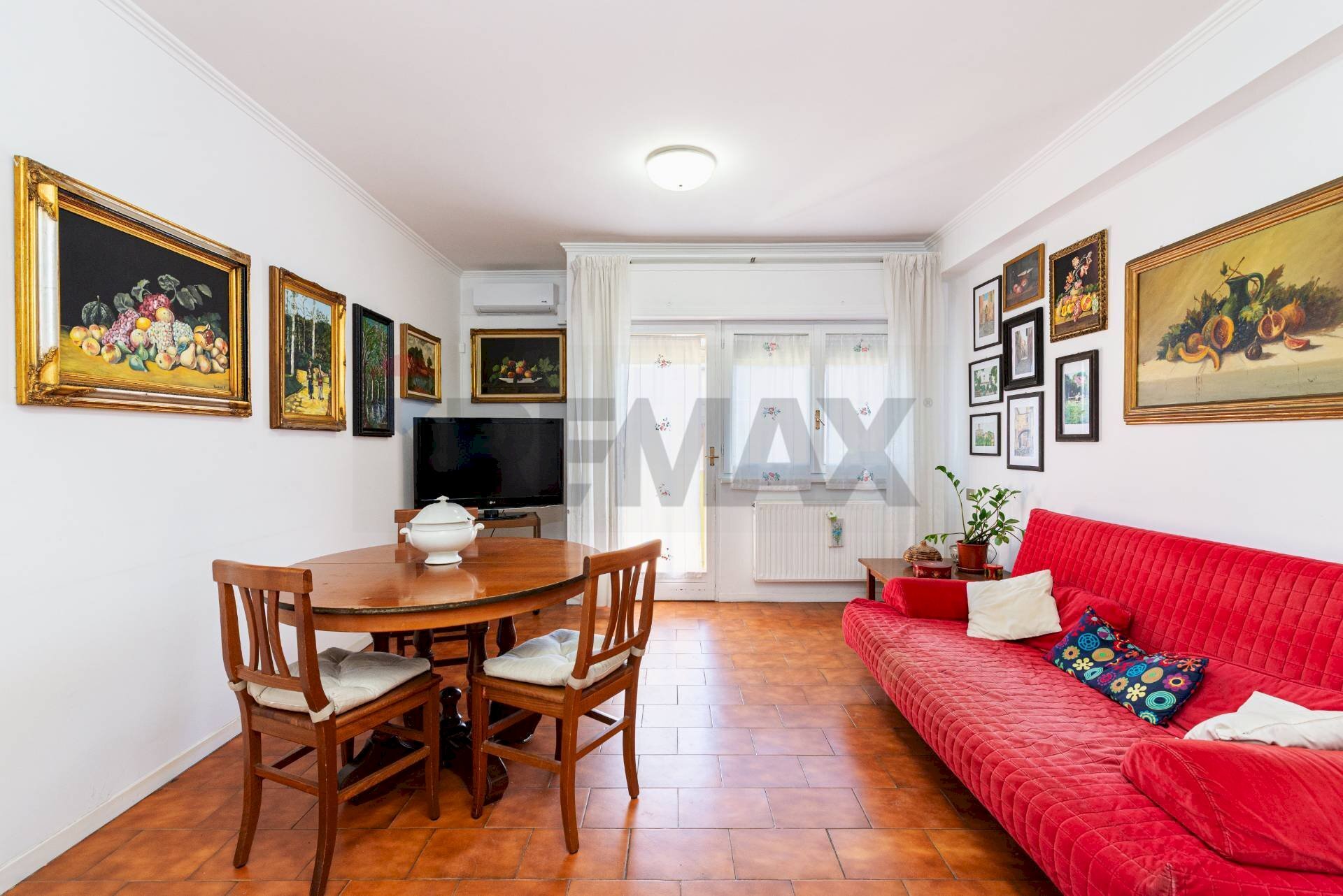 Sala da pranzo - Quadrilocale VIA PIETRO NENNI
 
37, Monterotondo - foto 3