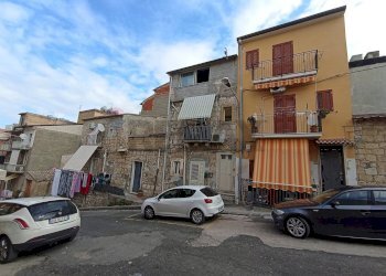 Edificio all\'aperto - Independent house Via Giuseppe Di Vittorio
 
4, Ramacca - photo 1