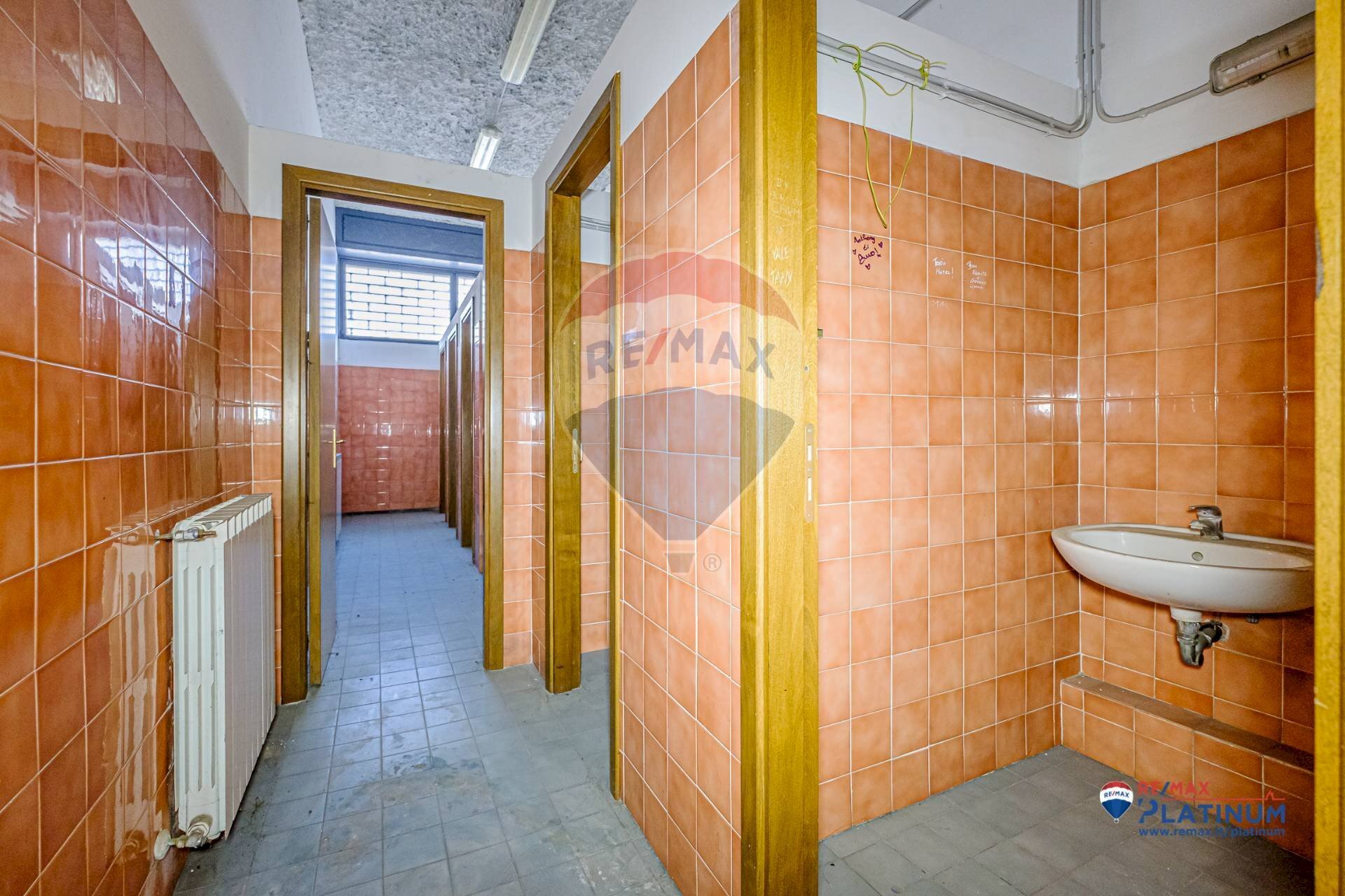 Bagno - Locale Commerciale Vittorio Emanuele
 
424, Paterno - foto 2