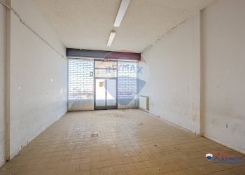 Stanza vuota - Locale Commerciale Vittorio Emanuele
 
424, Paterno - foto 10