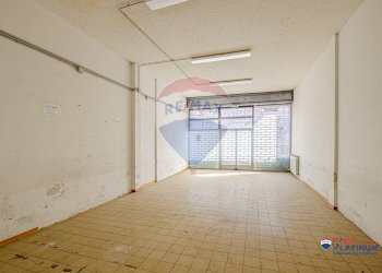 Stanza vuota - Locale Commerciale Vittorio Emanuele
 
424, Paterno - foto 11