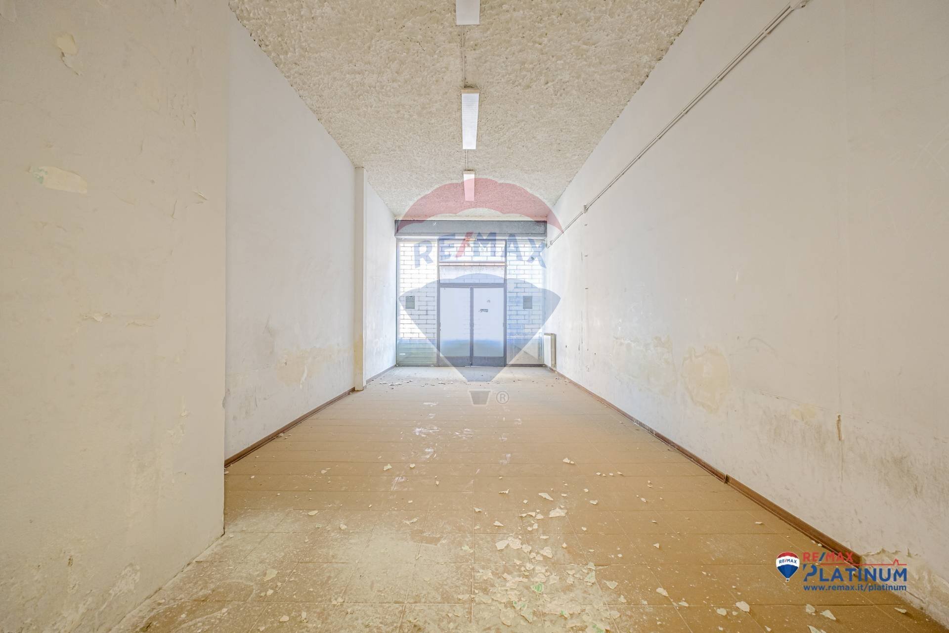 Stanza vuota - Locale Commerciale Vittorio Emanuele
 
424, Paterno - foto 2