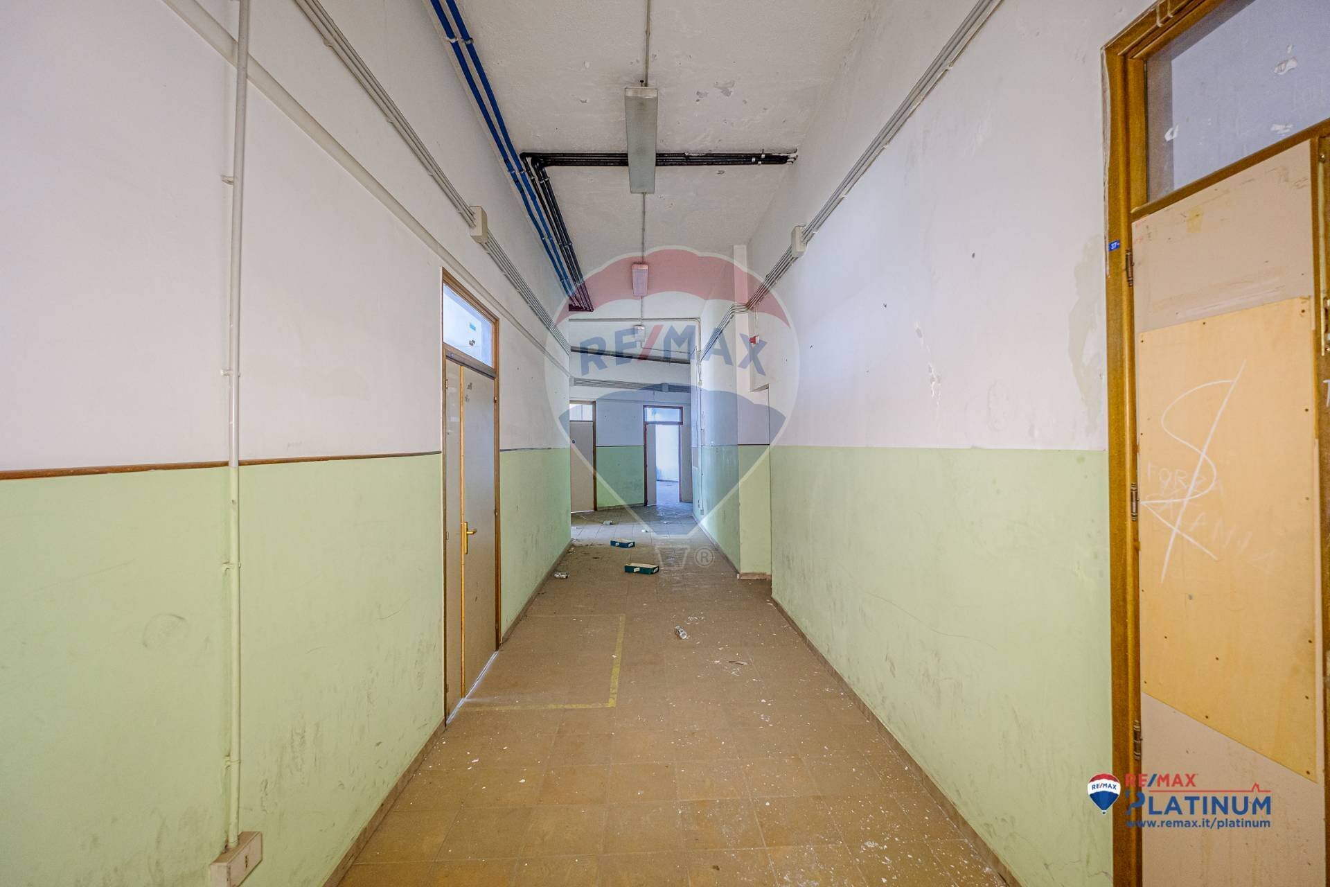 Hall / corridoio - Locale Commerciale Vittorio Emanuele
 
424, Paterno - foto 3