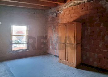 Stanza vuota - Attic Via Giovanni Boccaccio
 
130, Paterno - photo 3