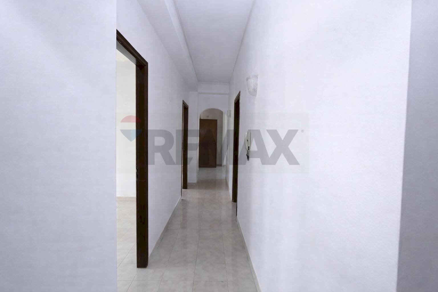 Hall / corridoio - Appartamento Via San Biagio
 
snc, Fiumefreddo di Sicilia - foto 3