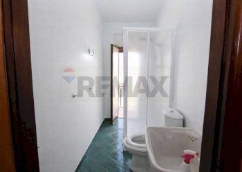 Bagno - Appartamento Via San Biagio
 
snc, Fiumefreddo di Sicilia - foto 13