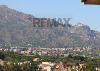 Vista delle montagne - Appartamento Via San Biagio
 
snc, Fiumefreddo di Sicilia - foto 28