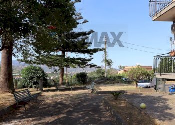 Giardino - Appartamento Via San Biagio
 
snc, Fiumefreddo di Sicilia - foto 32