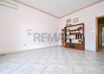 Stanza vuota - Appartamento Via Salvatore Vigo
 
106, Acireale - foto 9