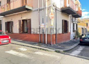 Edificio all\'aperto - Trilocale Via Vezzosi
 
14, Catania - foto 1
