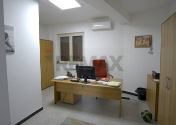 Ufficio - Appartamento Corso Italia
 
164, Acireale - foto 15