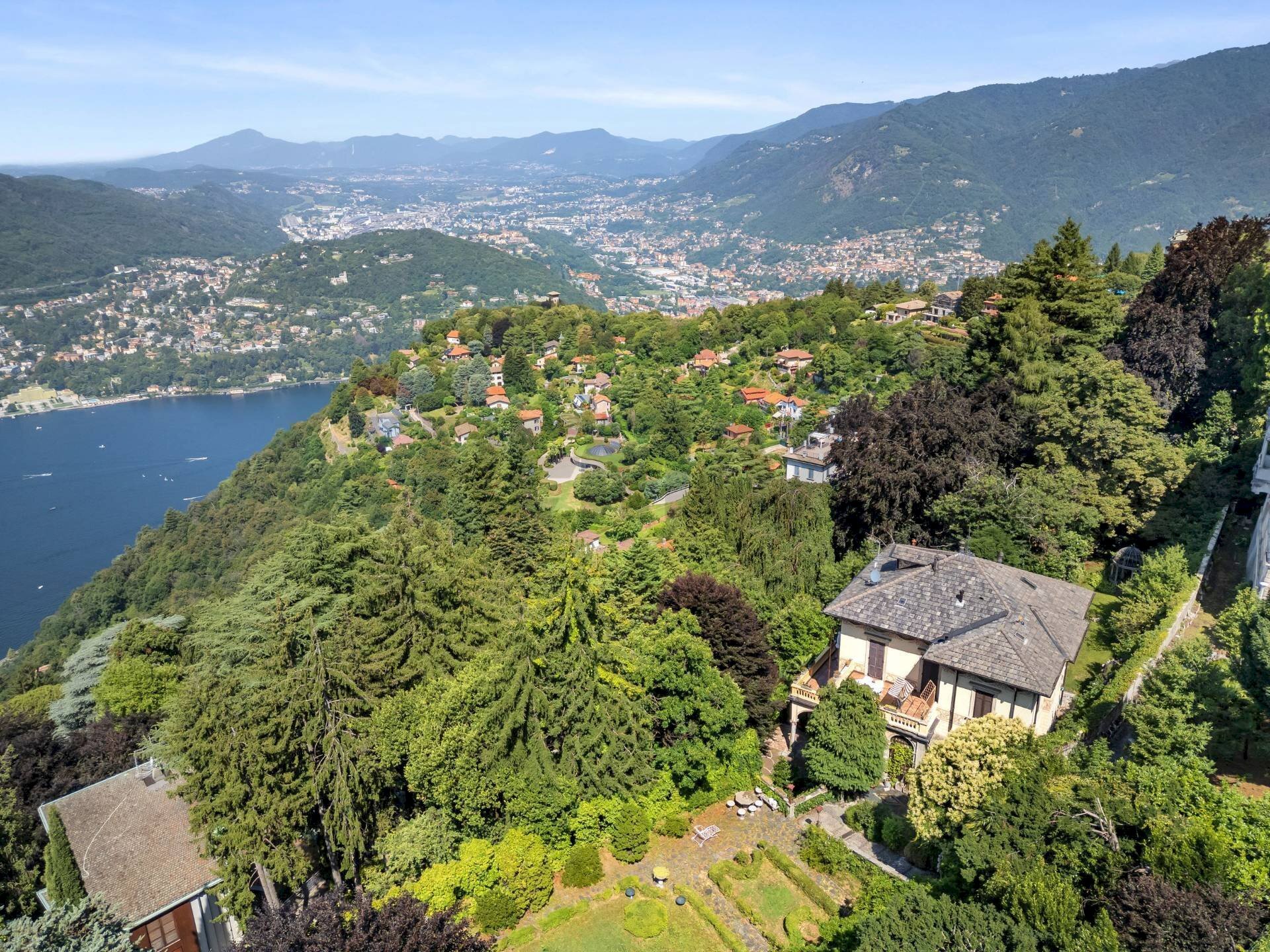 Vista delle montagne - Villa Via Roma
 
11, Brunate - photo 1