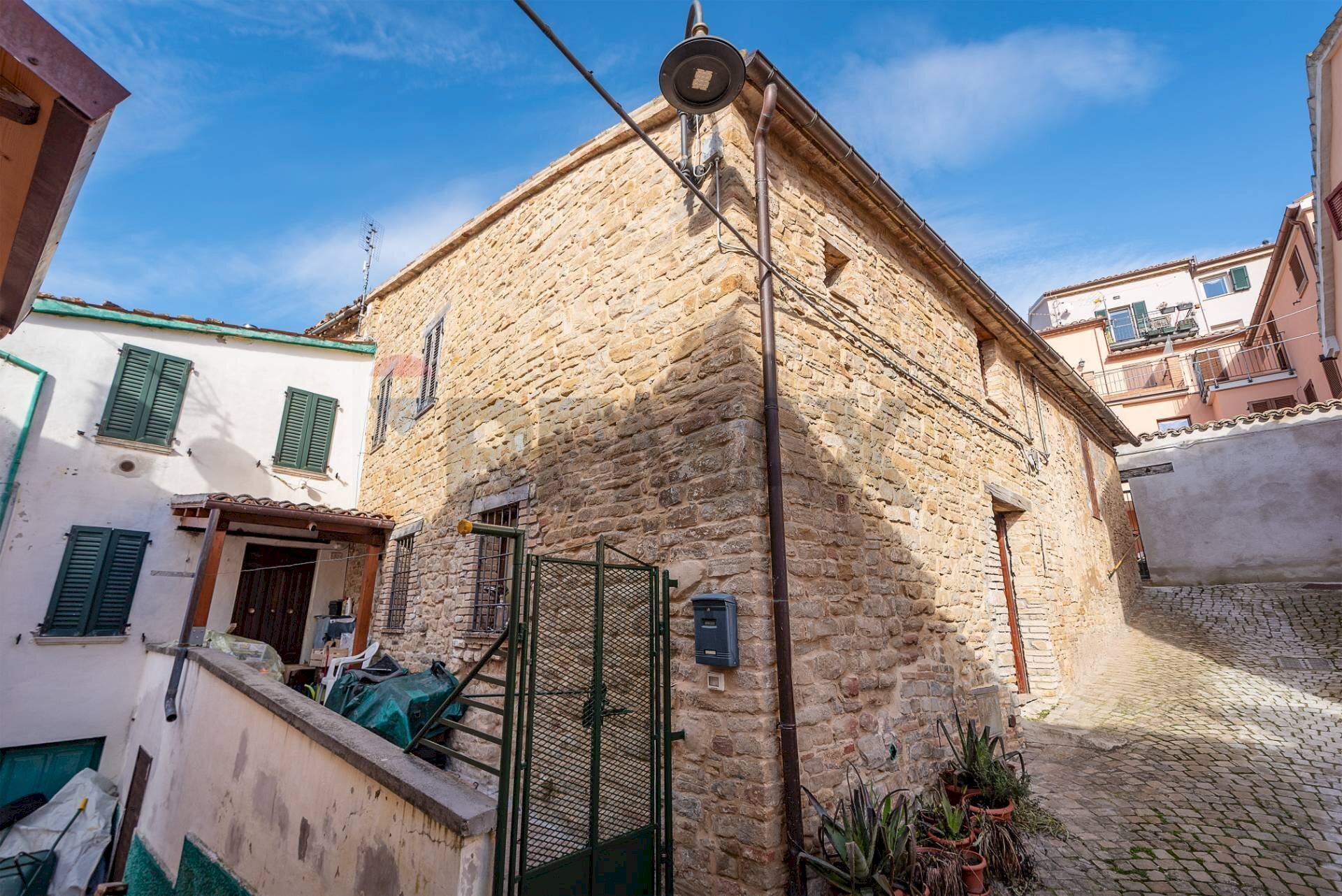 Edificio all\'aperto - Semi-detached house vicolo cocciari
 
25, Apiro - photo 3