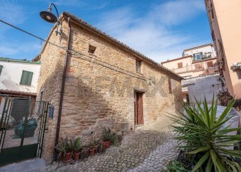 Casa all\'aperto - Casa semi indipendente vicolo cocciari
 
25, Apiro - foto 1