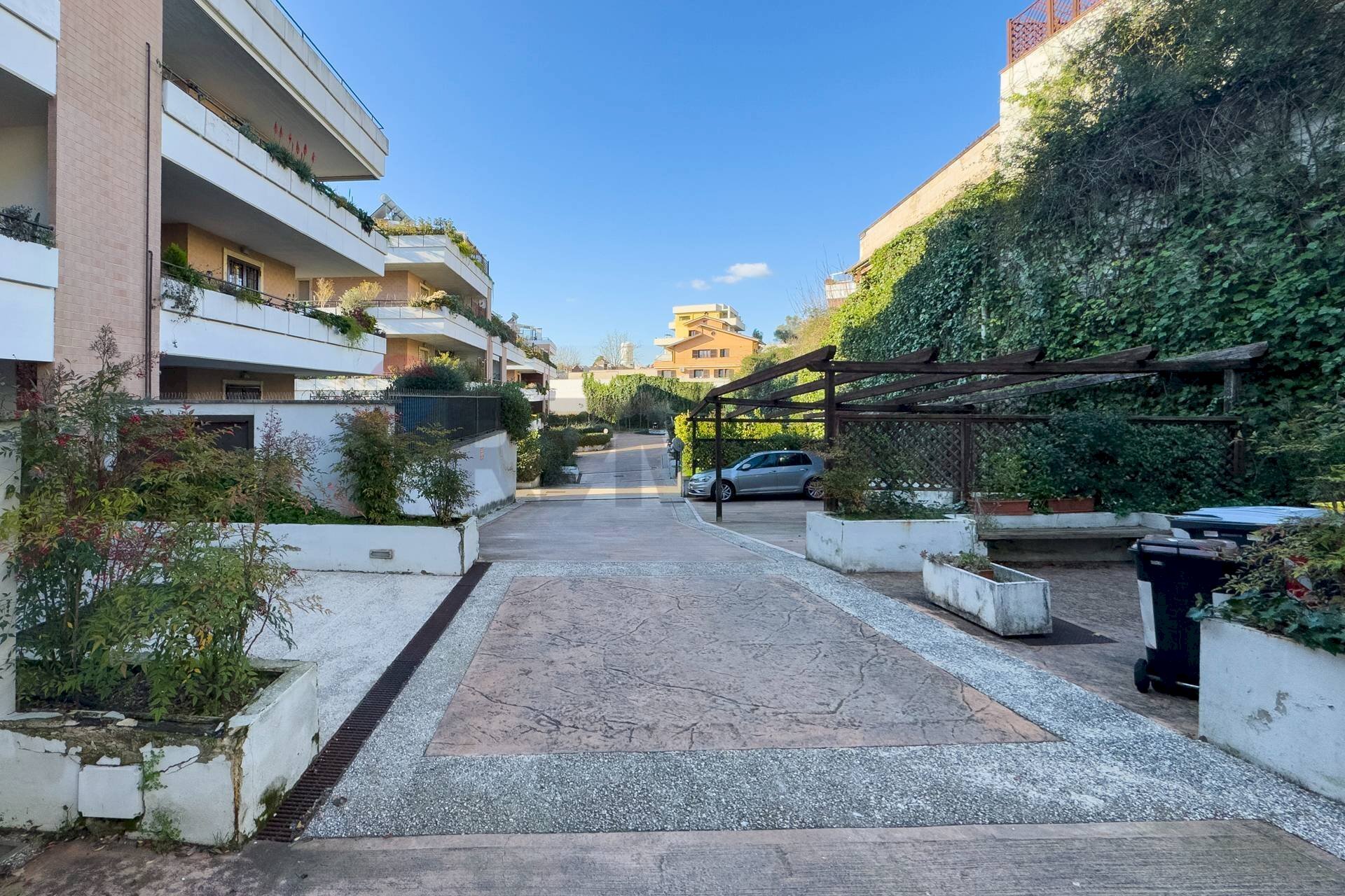 Edificio all\'aperto - Monolocale Via Sumirago
 
31, Roma - foto 2