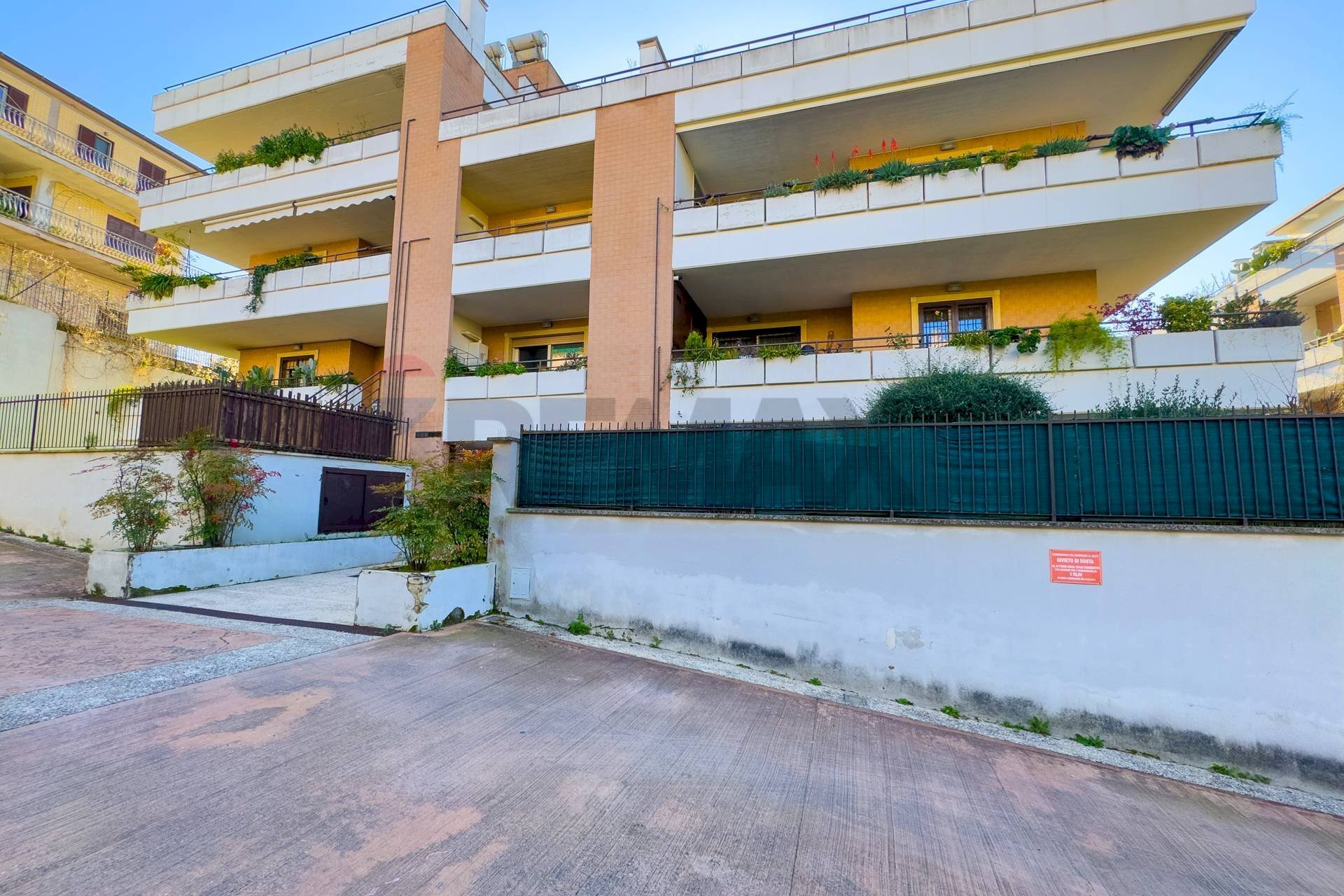 Edificio all\'aperto - Monolocale Via Sumirago
 
31, Roma - foto 3