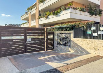 Edificio all\'aperto - Monolocale Via Sumirago
 
31, Roma - foto 1